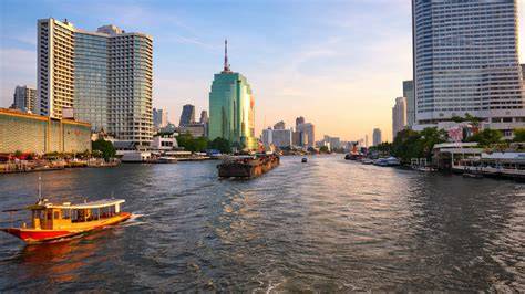 plavba po Chao Phraya (řeka a chrámy v Bangkoku)