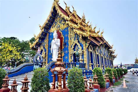 Wat Rong Khun a Wat Rong Suea Ten