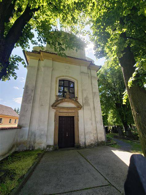 Kaple a hřbitov U studia - architektonický pohled