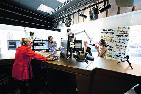 přenosová linka a rozhlasové studio