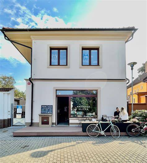 kavarna a restoran interier a exterier