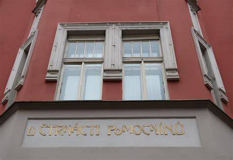 galerie Čtrnácti pomocníků a Ctností