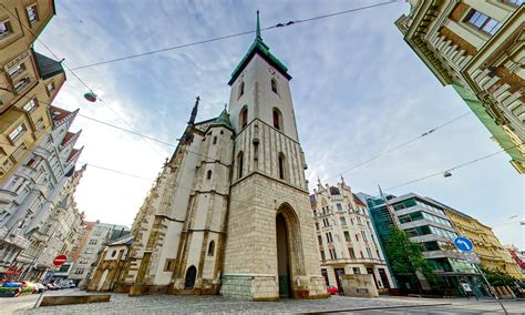 Kostel svatého Jakuba zvenku a apsida
