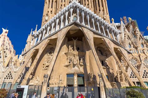 La Sagrada Família fasády a věže