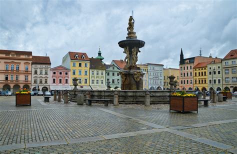 historické náměstí a klášter v Českých Budějovicích