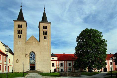 bazilika a klášter Milevsko - románské a renesanční prvky