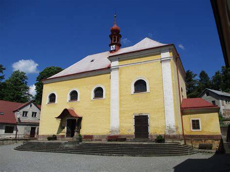poutní kostel Malé Svatoňovice - fotografie