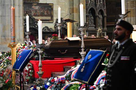 pohřební ceremonie a kaple sv. Víta