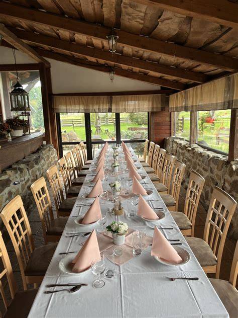 Restaurace U svatého Jana interiér a salon