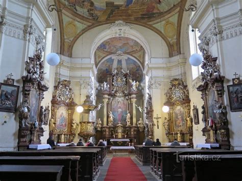 Interier kostela sv. Anny Benešov