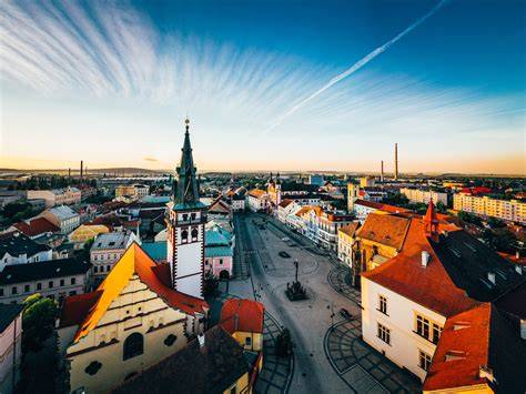 Kostel svatého Havla - věže a výhled na město