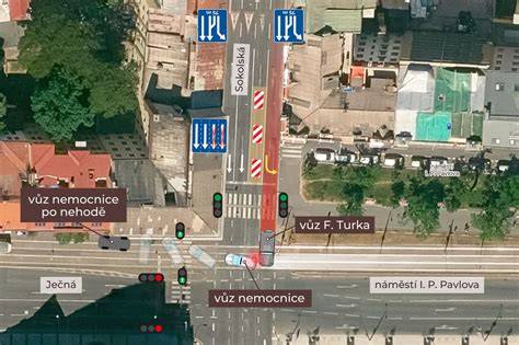 cestovatelské značení mušle a žluté šipky