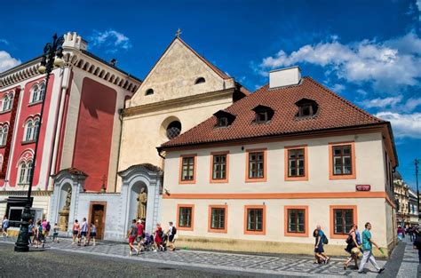kostel sv josefa černíkov architektura
