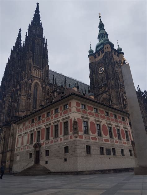 detail náhrobků a sochařských děl