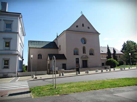 Komplex kláštera a kostela v Jablonném z ptačí perspektivy