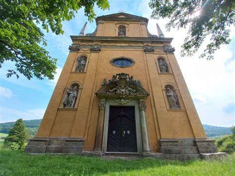 Kostel sv. Antonína_Paduánského_Milešov (architektonika a fasáda)