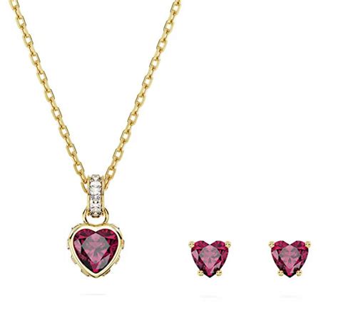 ukázka šperku s růžencem a Swarovski