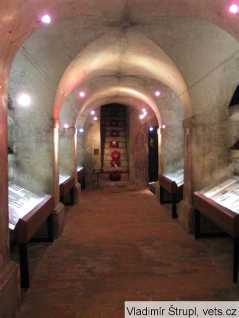 krypta kostela sv Cyrila a Metoděje busty parašutistů