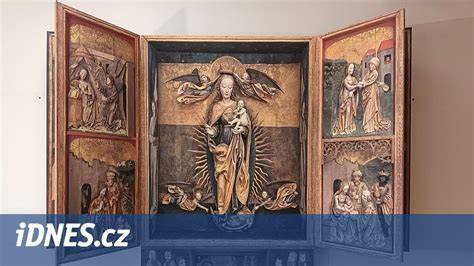 ornamentální oltář s emblémy archandelů