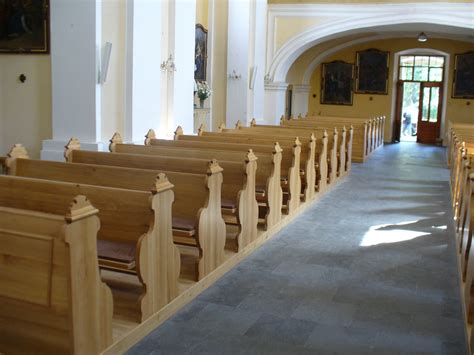 kostelni liturgie a pokleknuti