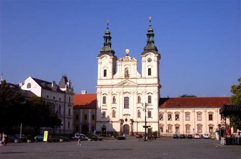 barokni kostel sv Frantiska Xaverskeho arcitecture