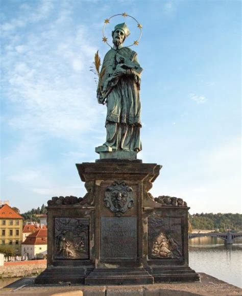 Svatý Jan Nepomucký na Karlově mostě - symbol české identity