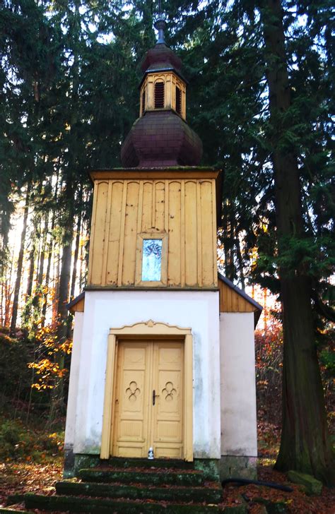 Mariánská studánka a kaplička u pramene