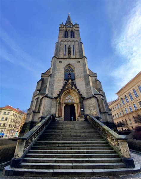 kostel Prokopa Žižkov architektura plán