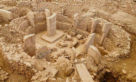 Göbekli Tepe architektura kamenné sloupy