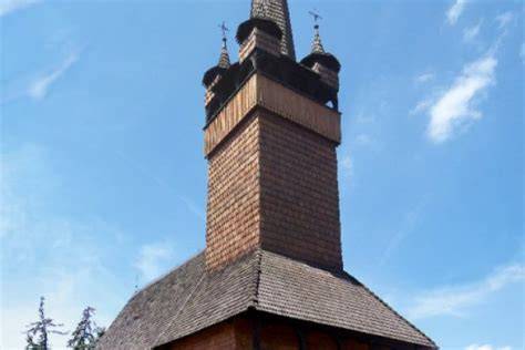 Detail fasády a věže Husova sboru