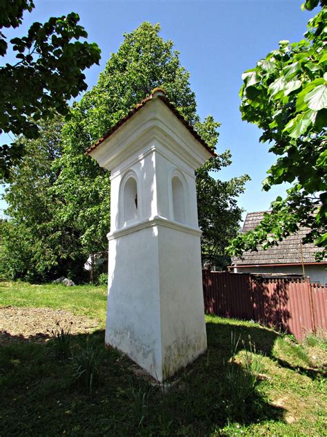 Barokní boží muka z roku 1718
