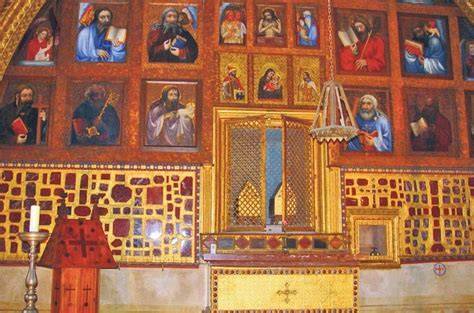 historická kaple svatého Kříže v Apolináři
