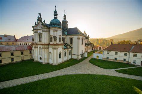 klášter Osek silueta architektury a zahrad