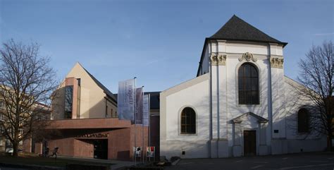 Opava kostel Václava fresky hlavní loď