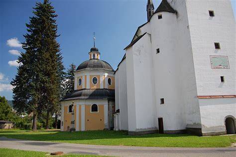 Barokní kaple sv. Jana Křtitele - průčelí a detailech kaple