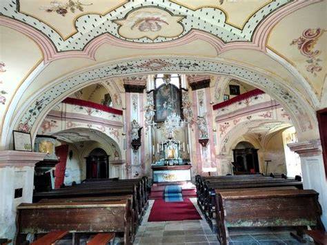 poutní místo Teplá a historické klášterní interiéry