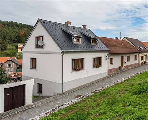 pohled na pension a okolí