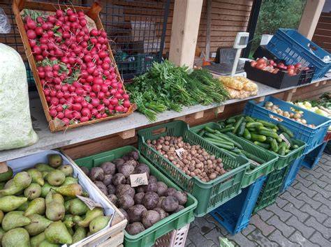 trh s ovocem a zeleninou v regionu