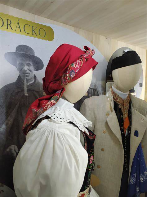 obraz kraslic a krojů