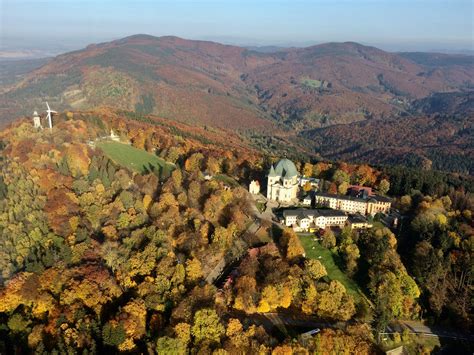 krajina Hostýnské vrchy kaple pozadí