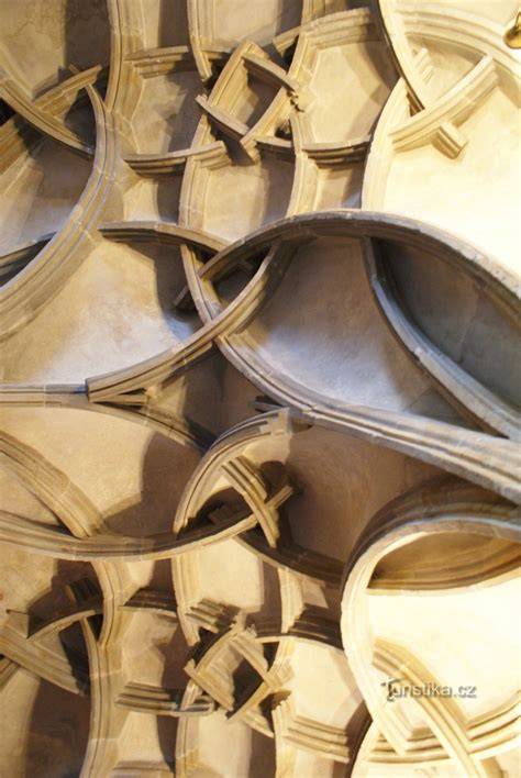 detail výstavní síně a vitráží