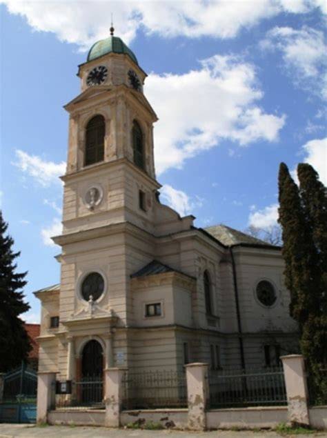 Evangelický kostel Libice nad Cidlinou - lípy před kostelem