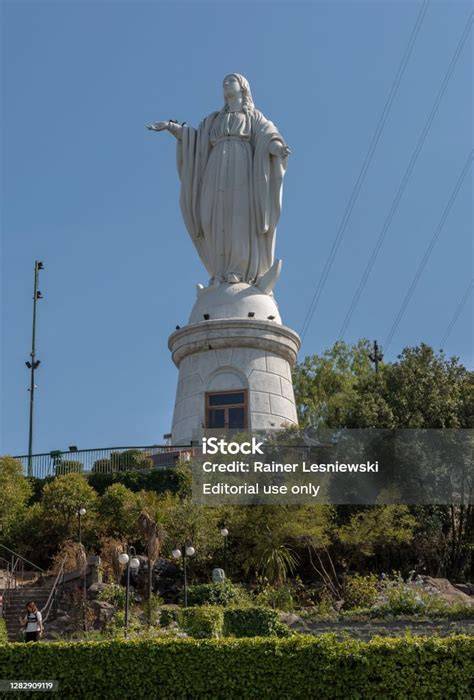 Socha Panny Marie Loretánské na kopci Gaj nad Primoštenem