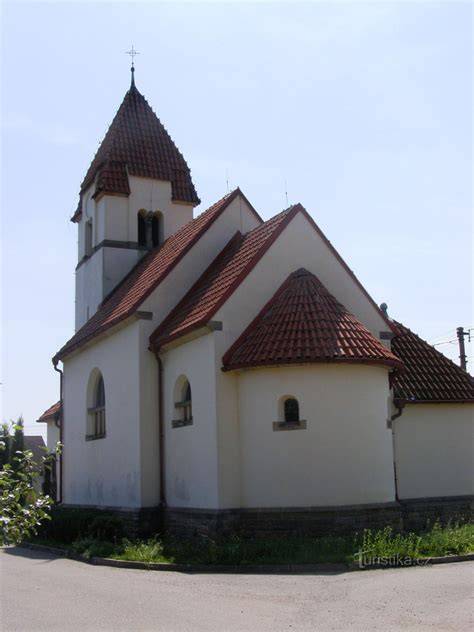 Kaple Nejsvětější Trojice Ostroměř výhled