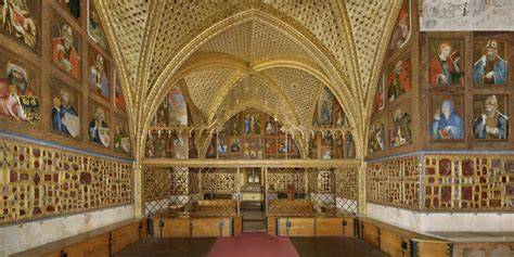 kaple sv. Kříže - architektonická a výtvarná výzdoba