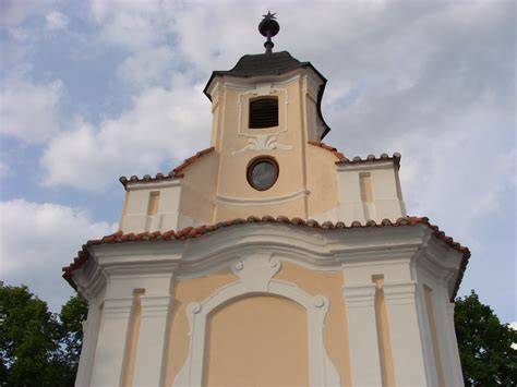 kaple sv. Jana Nepomuckého v Psárech a výzdoba