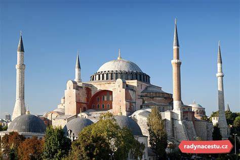 Hagia Sofia panoramatický pohled proti Modré mešitě