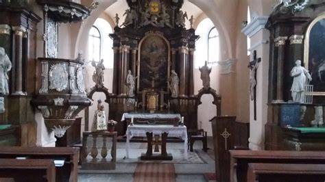 Kostel Všech svatých Kadov interiér oltáře