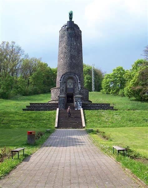 památník a katedrála jaroslavl