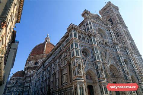 Fasáda katedrály Santa Maria del Fiore